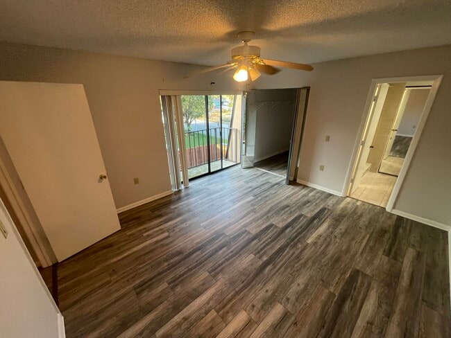 Building Photo - 5602 SE Windsong Ln