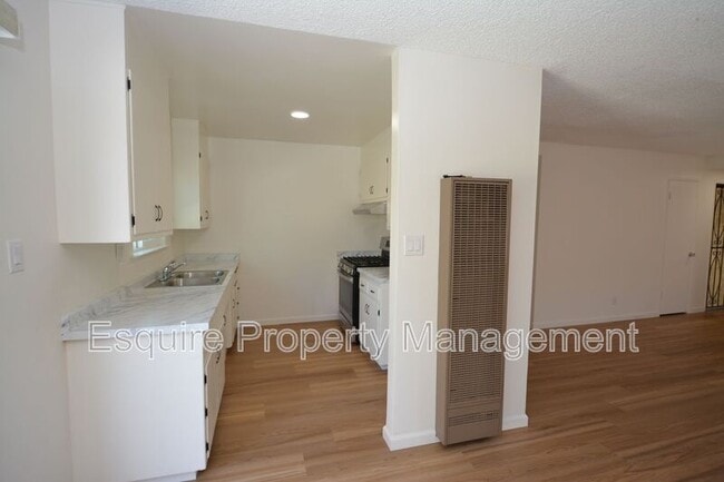 Building Photo - 240 Alpine St