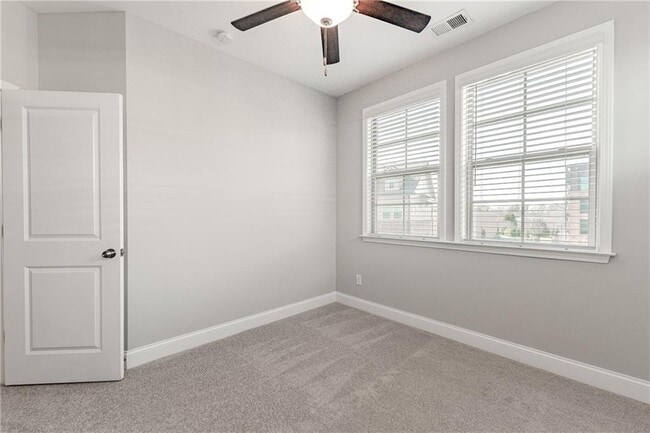 Building Photo - 5051 Pinckney Ln