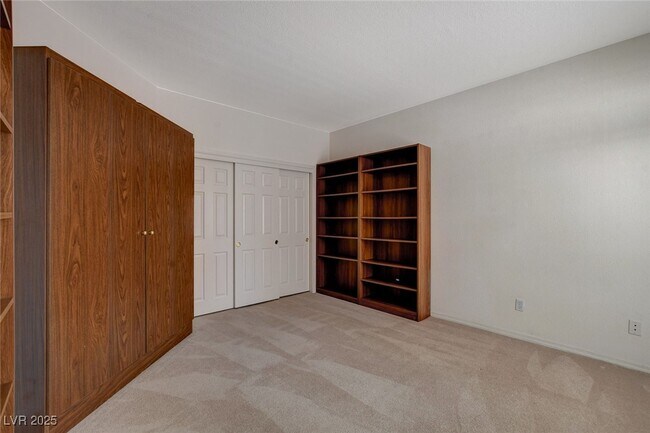 Building Photo - 9420 San Laguna Ct