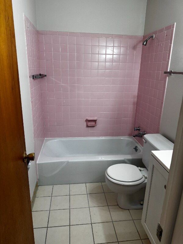 Building Photo - 609 E 5th St