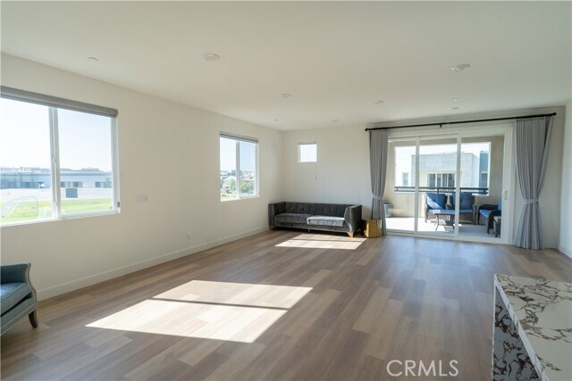 Building Photo - 301 Baluster