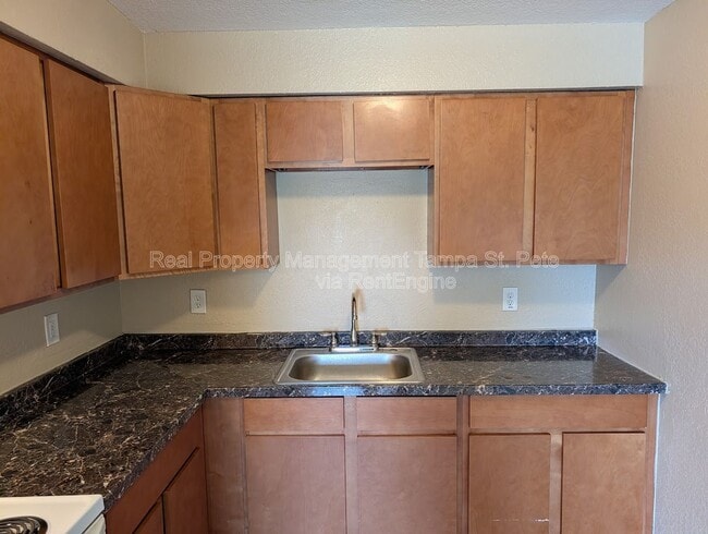 Building Photo - 8429 N 39th St