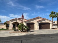 Building Photo - 4 Bedroom Pool Home