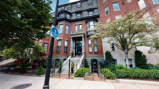 Primary Photo - 290 Beacon St