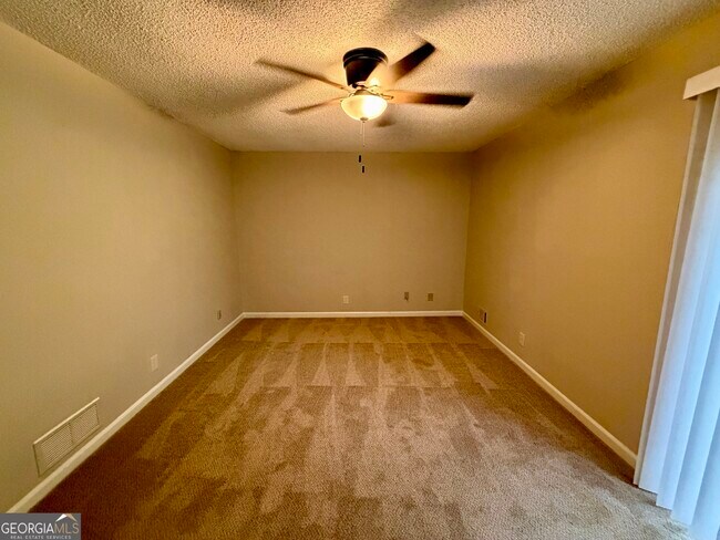 Building Photo - 5776 Windermere Ct