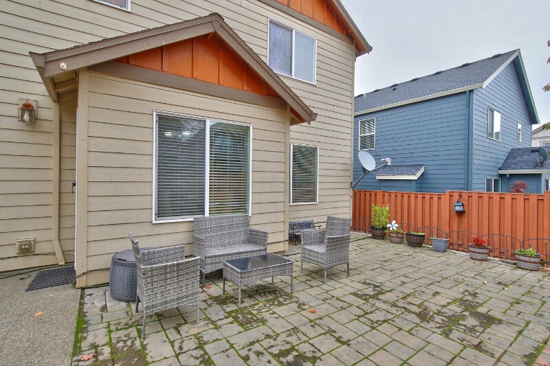 Building Photo - 17536 SW Parkway Ct