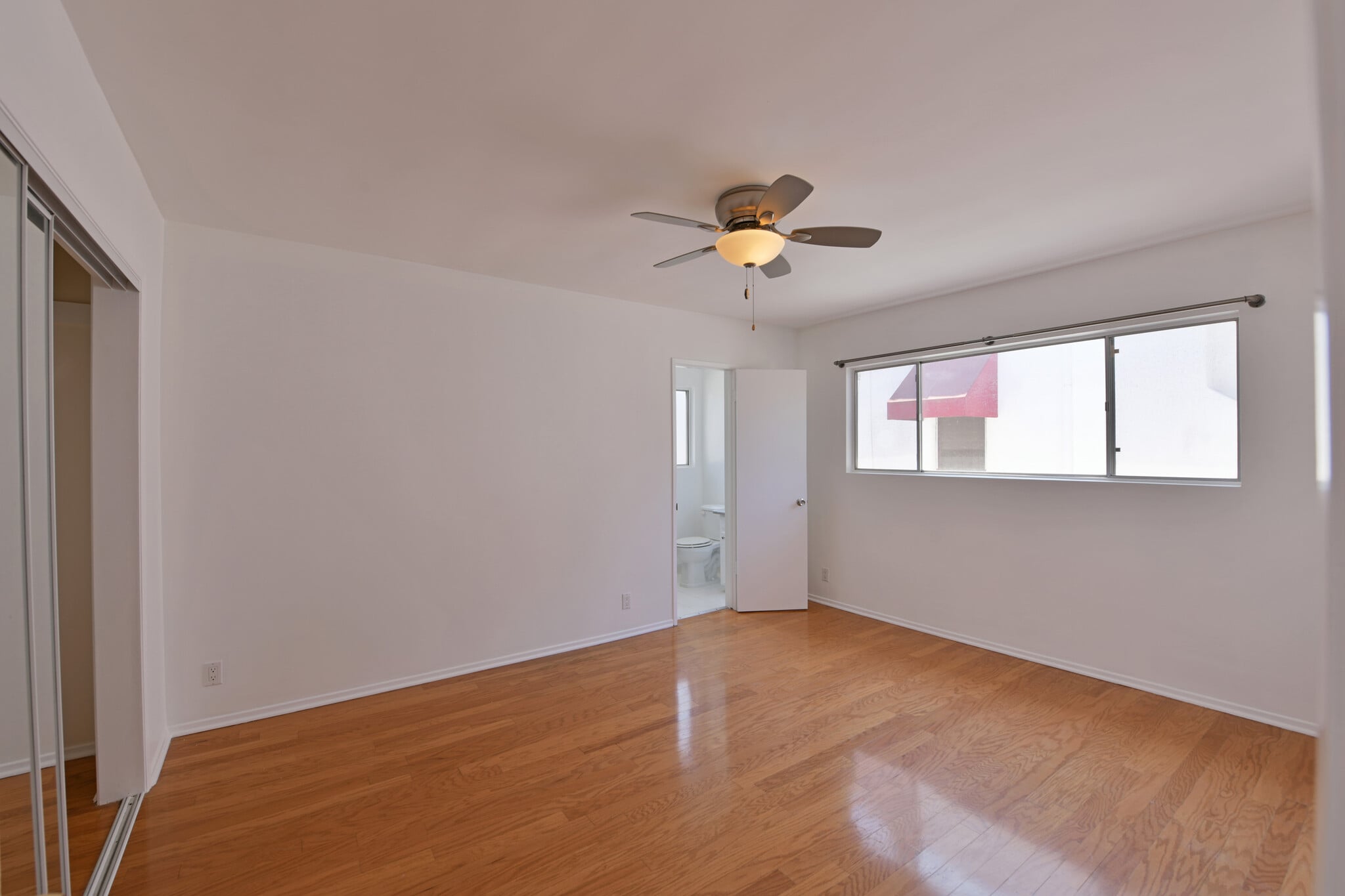 Building Photo - 1436 S Bedford St