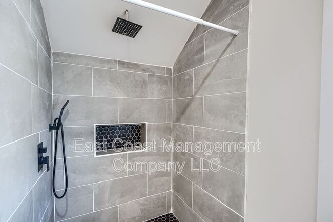 Building Photo - 4612 Schley Ave