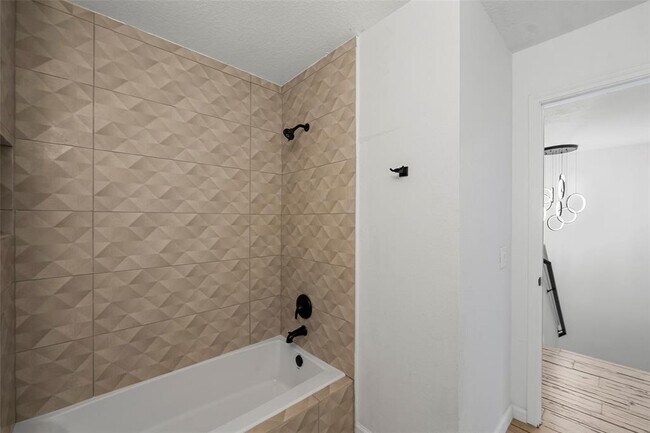 Building Photo - 16879 Mammoth Springs Dr