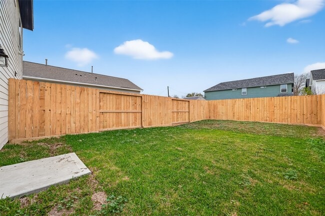 Building Photo - 5523 Haight St