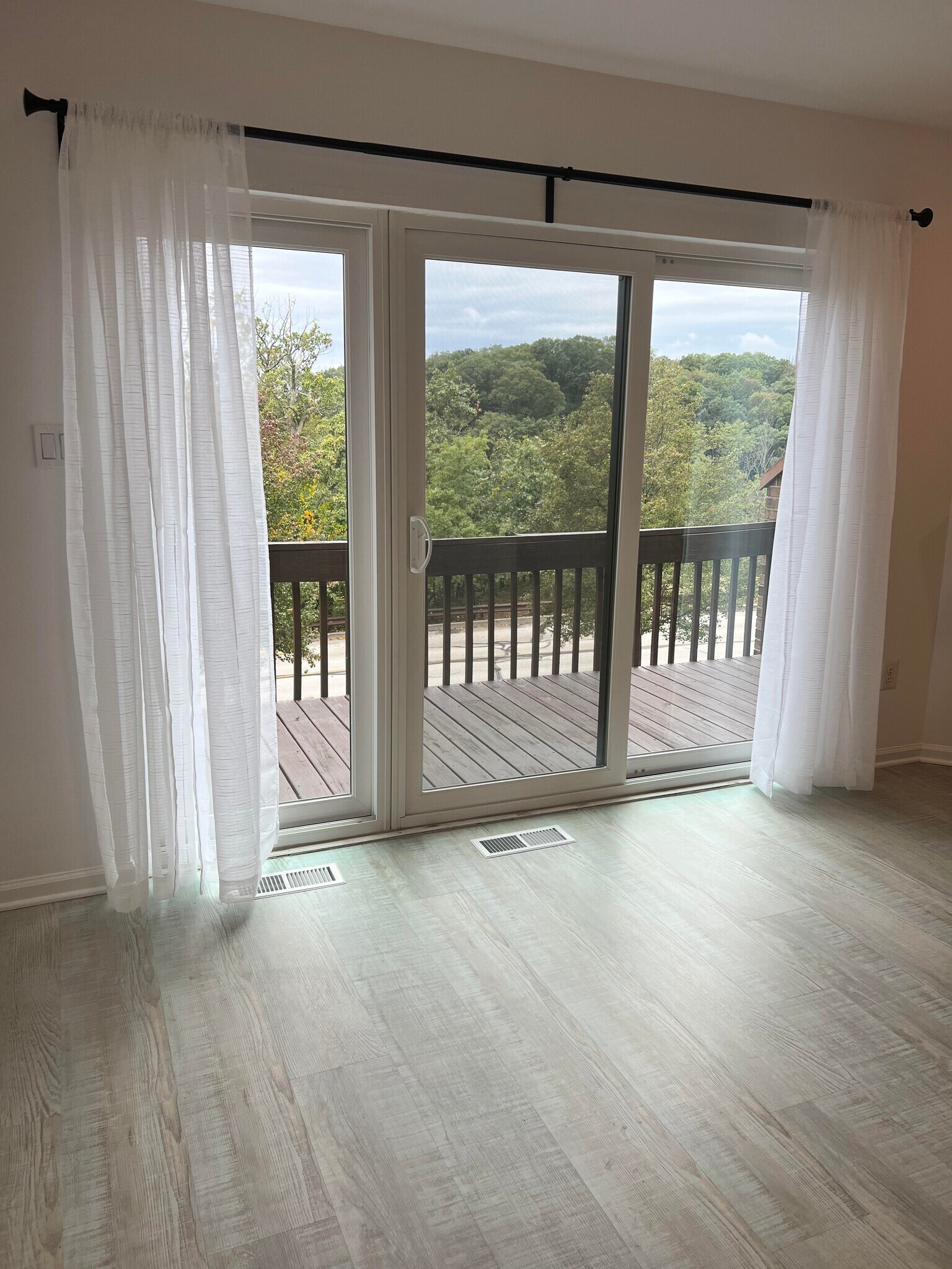 New large sliding door - 95 Timothy Cir