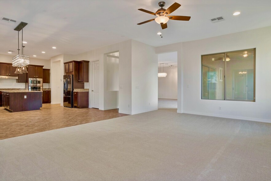 Building Photo - 3750 E SAWTOOTH DR