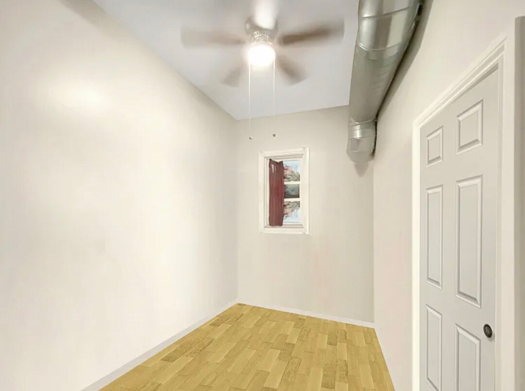 Building Photo - 7055 N Clark St