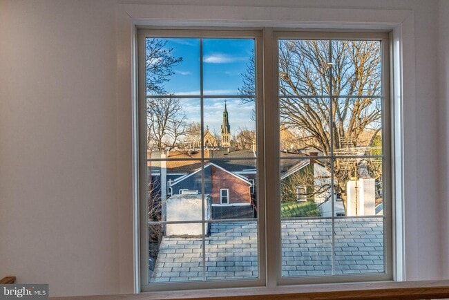 Building Photo - 17 Wilson St