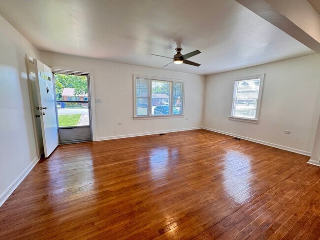 Building Photo - The Home You’ve Been Searching For!