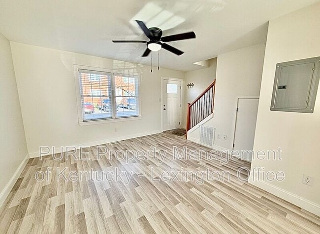 Building Photo - 305 Lake St