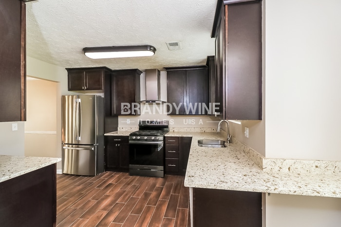 Building Photo - 3801 Wexford Dr