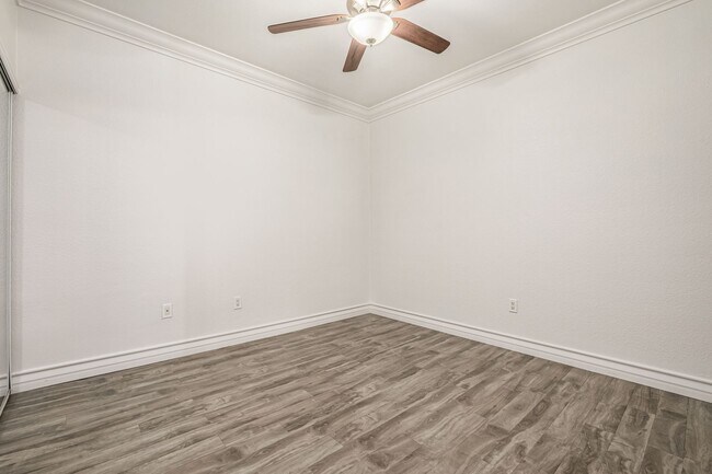 Building Photo - Meridian Guard Gated 2 Bedroom Condo over looking pool!