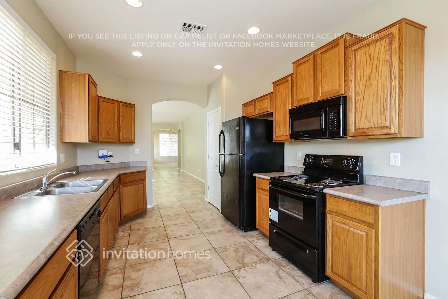 Building Photo - 10205 W Cordes Rd