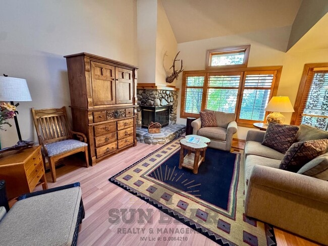 Building Photo - 2 Bedroom, 2 Bath in Third Creek with Hot Tub - Perfect Winter Getaway