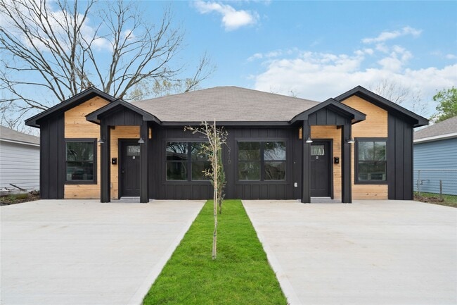 Building Photo - 3710 Rockingham St