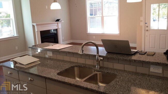 Building Photo - 2339 Village Grove Dr NW