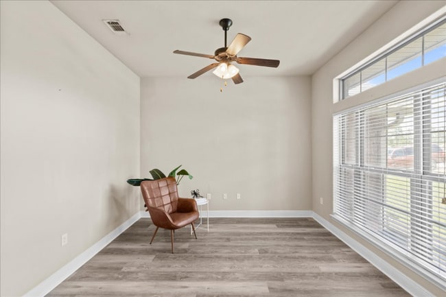 Building Photo - 515 Vale Loop