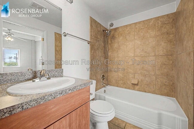 Building Photo - 2525 N Alvernon Way