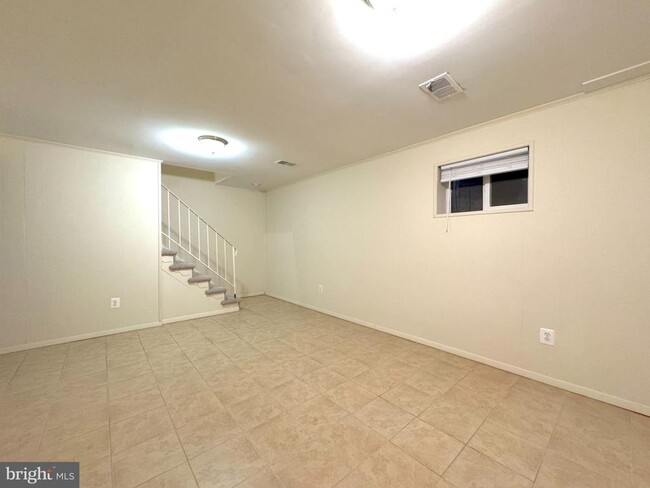 Building Photo - 2404 Albot Rd