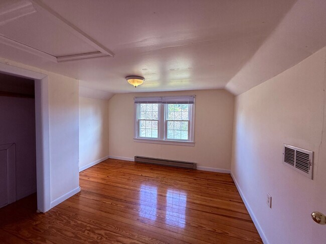 Building Photo - 1617 Kennedy Ave