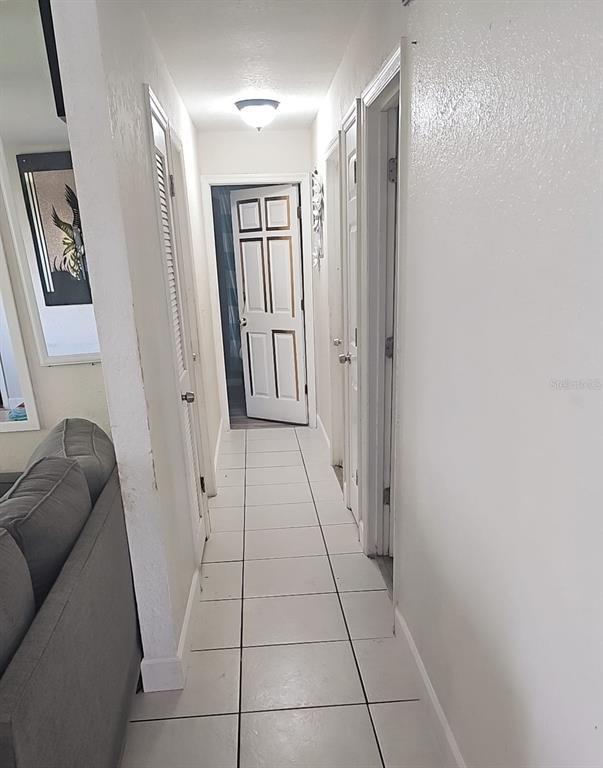 Building Photo - 553 Robin Hill Cir