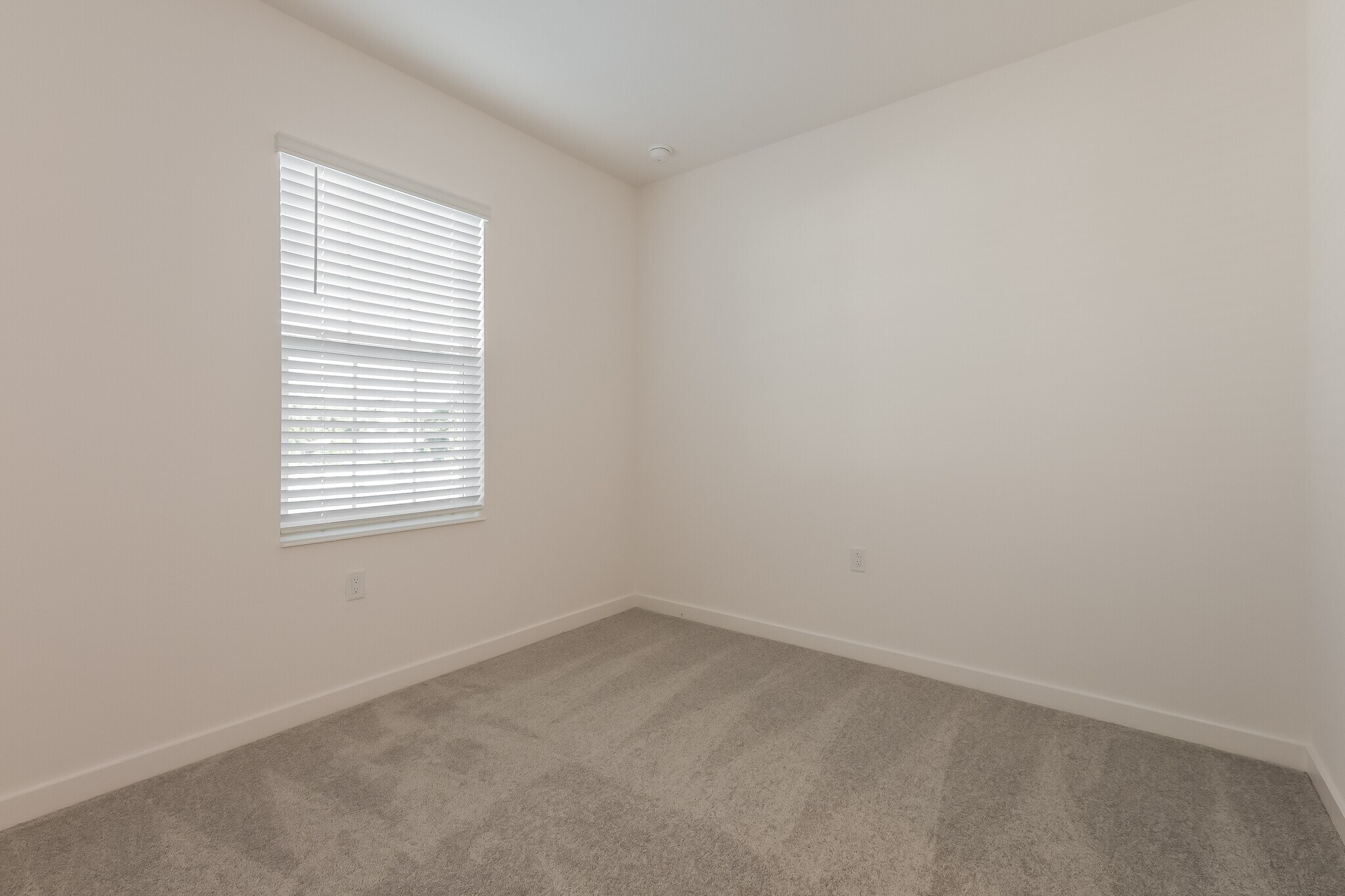 Building Photo - 1443 Tristar Dr
