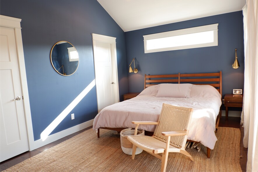 Primary bedroom, door is to ensuite bath - 710 Buchanan St