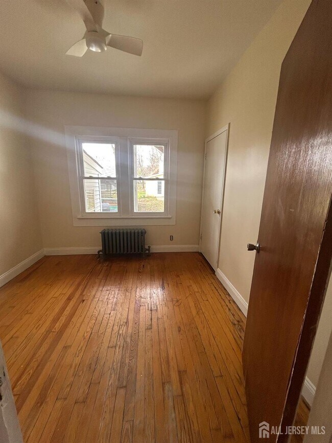 Building Photo - 124 William St