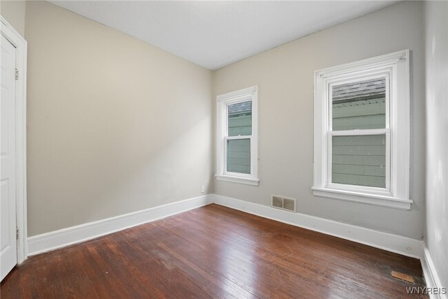 Building Photo - 449 Bird Ave