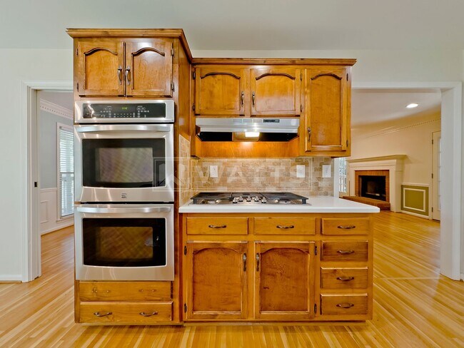 Building Photo - 4 Bedroom, 4.5 Bath Home in Heart of Hoover
