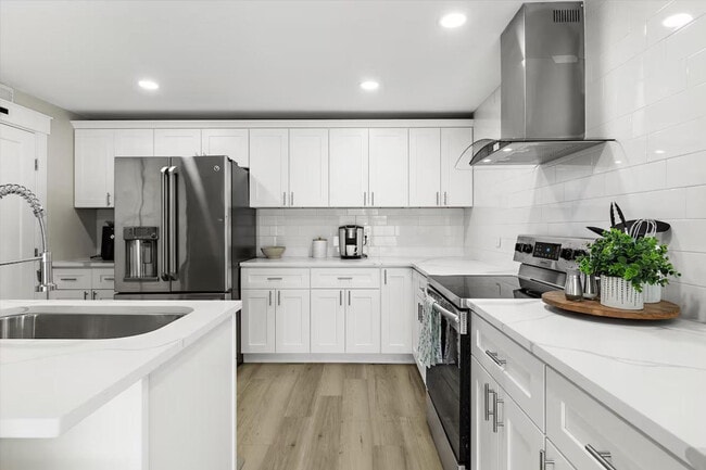 Building Photo - 2410 W Bruneau Pl