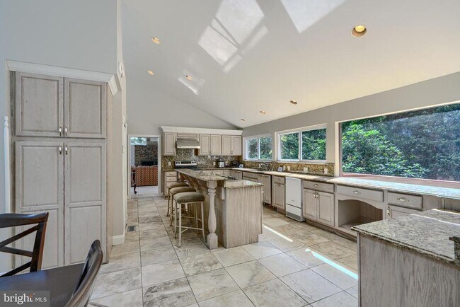 Building Photo - 2101 Tufton Ave