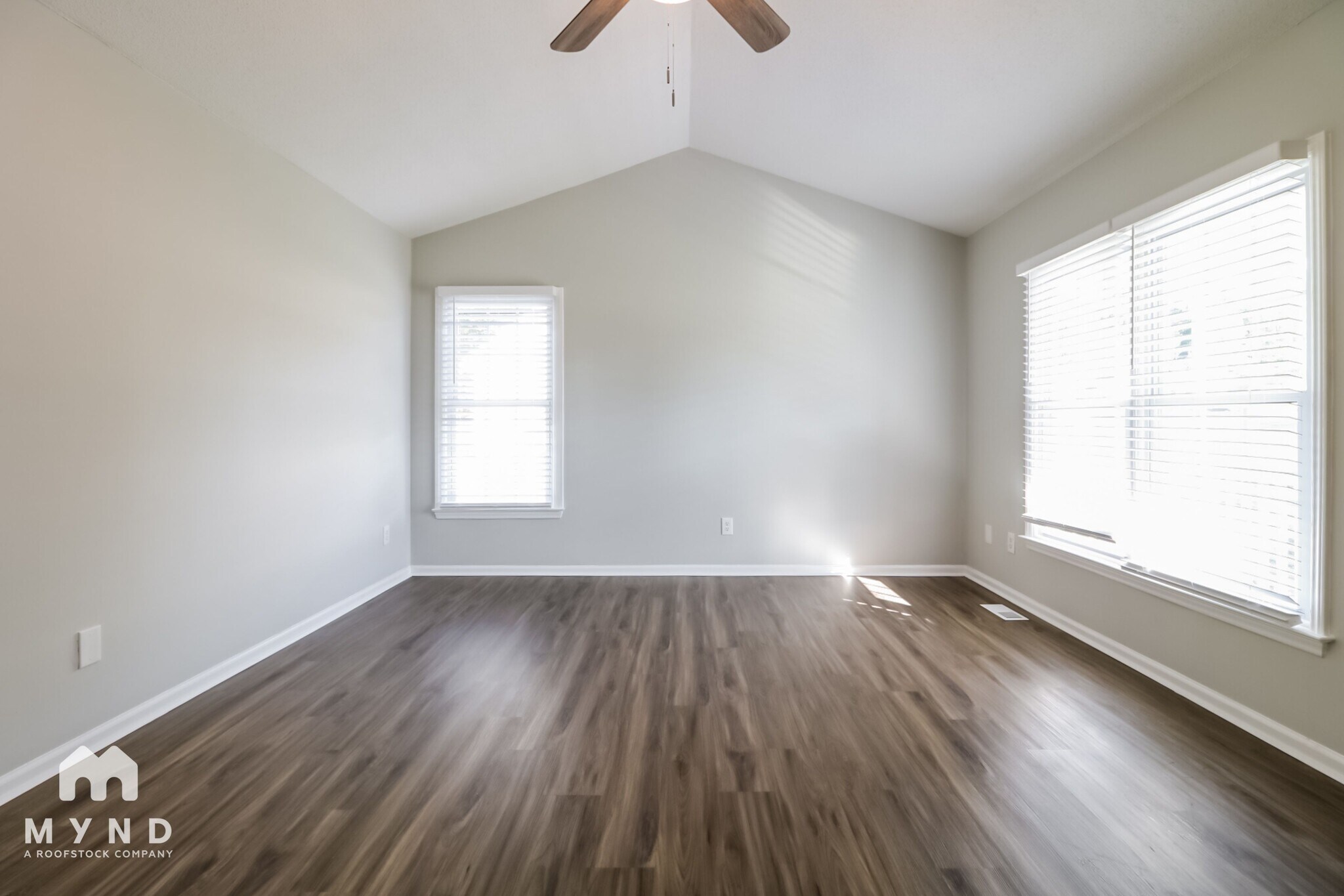 Building Photo - 1084 Holly Pointe Dr