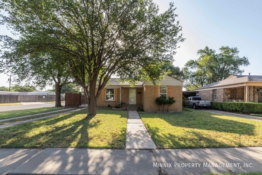 Building Photo - 3001 S Monroe St