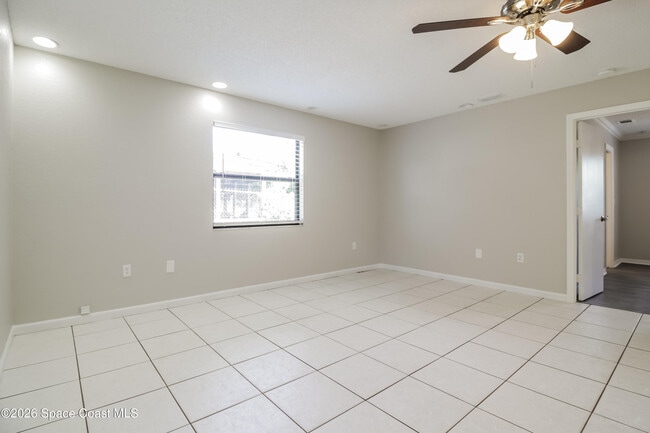 Building Photo - 6054 Cardiff Ave