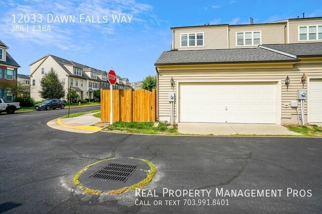 Building Photo - 12033 Dawn Falls Way