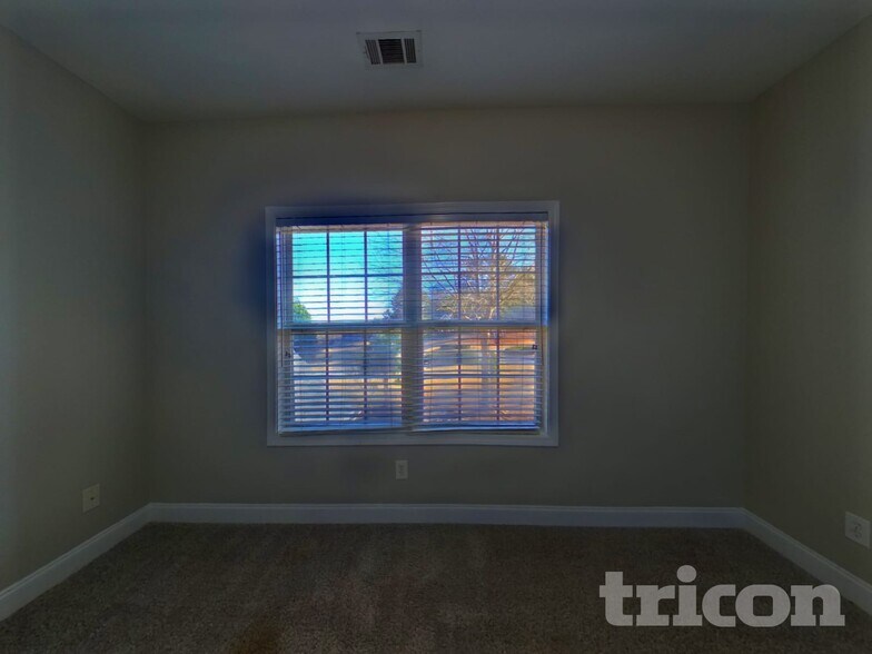 Building Photo - 3620 Little Spring Dr