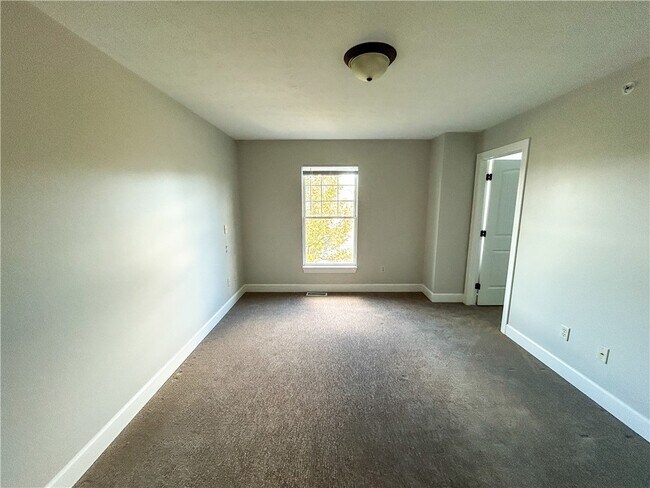 Building Photo - 0 Traditions Pl