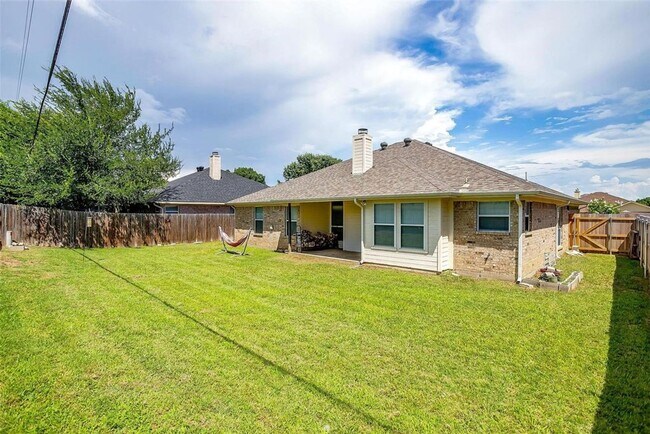 Building Photo - 578 Tanglewood Dr