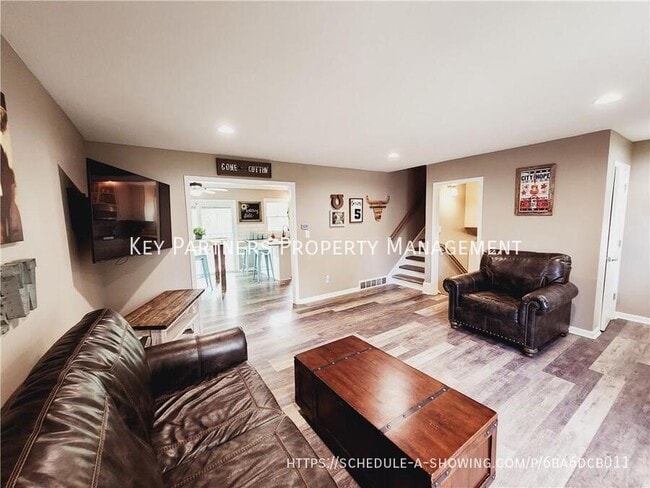 Building Photo - 5817 W 101st-