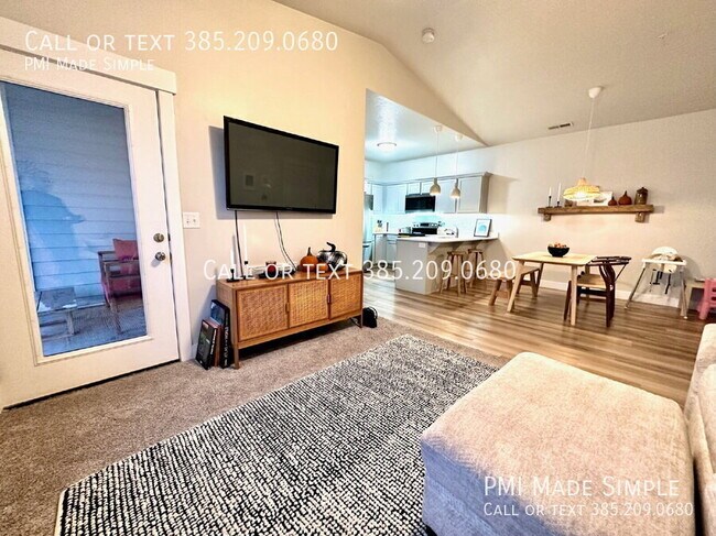 Building Photo - Move in Special! Condo with Amazing Views ...