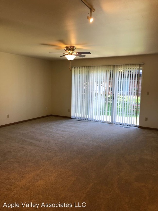 8388 Apple Valley Dr 8388 Apple Valley Dr Menomonee Falls WI 53051