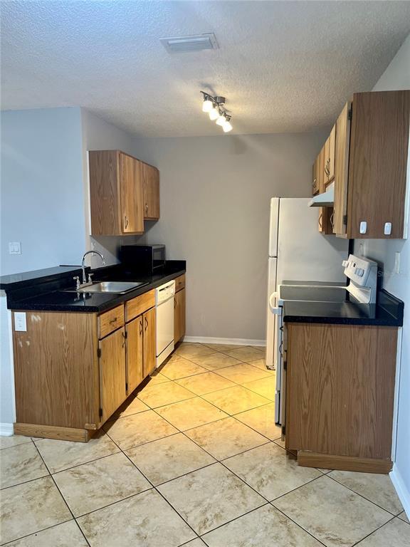 Building Photo - 10265 Gandy Blvd N